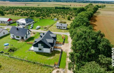 Dom w zabudowie bliźniaczej o pow. 172m2 z tarasem i dużym ogrodem- Strzelinko