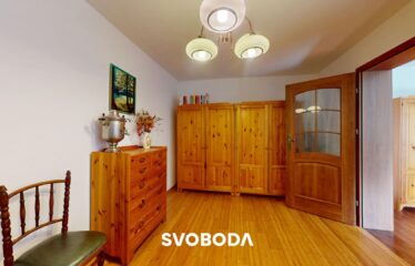 Dom w zabudowie bliźniaczej na dużej działce – Dębowiec