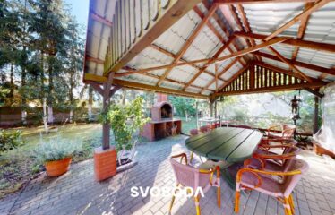 Przestronny dom wolnostojący z garażem – idealny dla dużej rodziny lub pod działalność turystyczną – Różanki