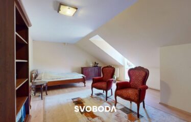 Przestronny dom wolnostojący z garażem – idealny dla dużej rodziny lub pod działalność turystyczną – Różanki