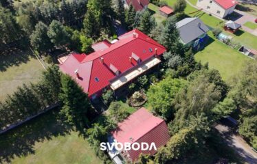 Przestronny dom wolnostojący z garażem – idealny dla dużej rodziny lub pod działalność turystyczną – Różanki